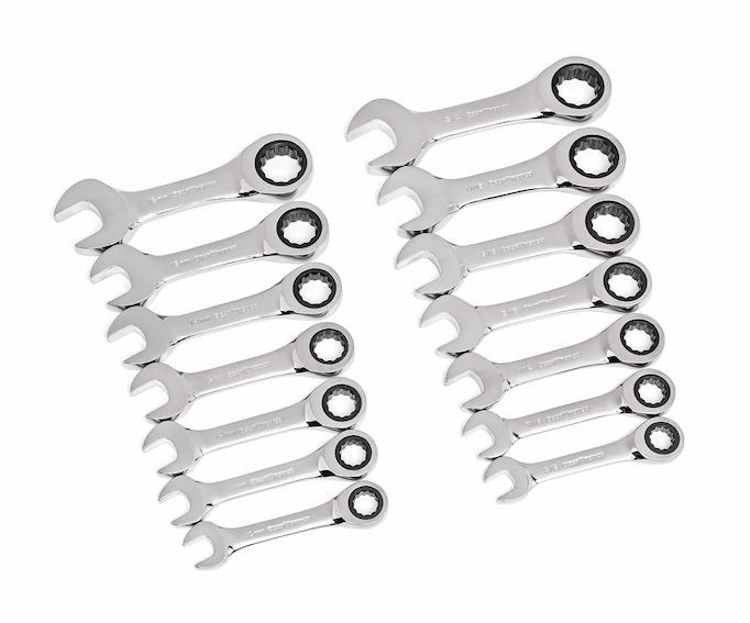 A stubby ratchet wrench set